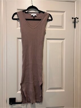 Sleeveless Ribbed Knit Midi Dress - Mauve / Tan